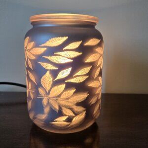 Limited Edition Scentsy Warmer Lavender Etched  EUC Unbe-Leaf-Able Scentsy